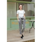 Gestreifte Hose und um den Hals Kurzarm T Shirt Anzug für Damen free Damen und Anzüge