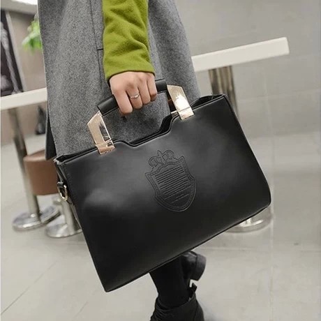 Weiblichen Koreanischen Mode Handtasche Schultaschen schulter und krone punk einfache schwarze Tasche heiße